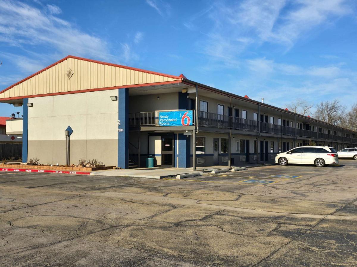 Motel 6 Oklahoma City Ok Frontier City Edmond Exteriör bild